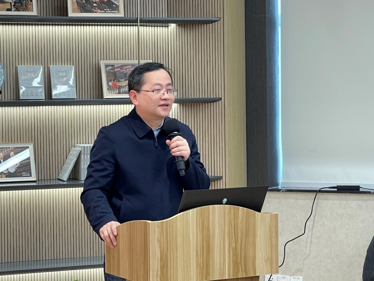 1642418436830040427.jpg 图片2-台湾AV影片
副校长 朱新远.jpg