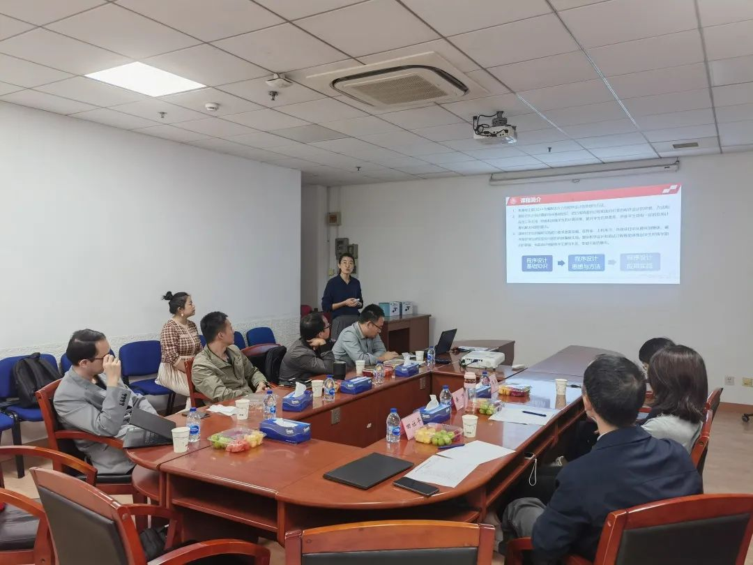 图1比赛现场.png 图1比赛现场.png