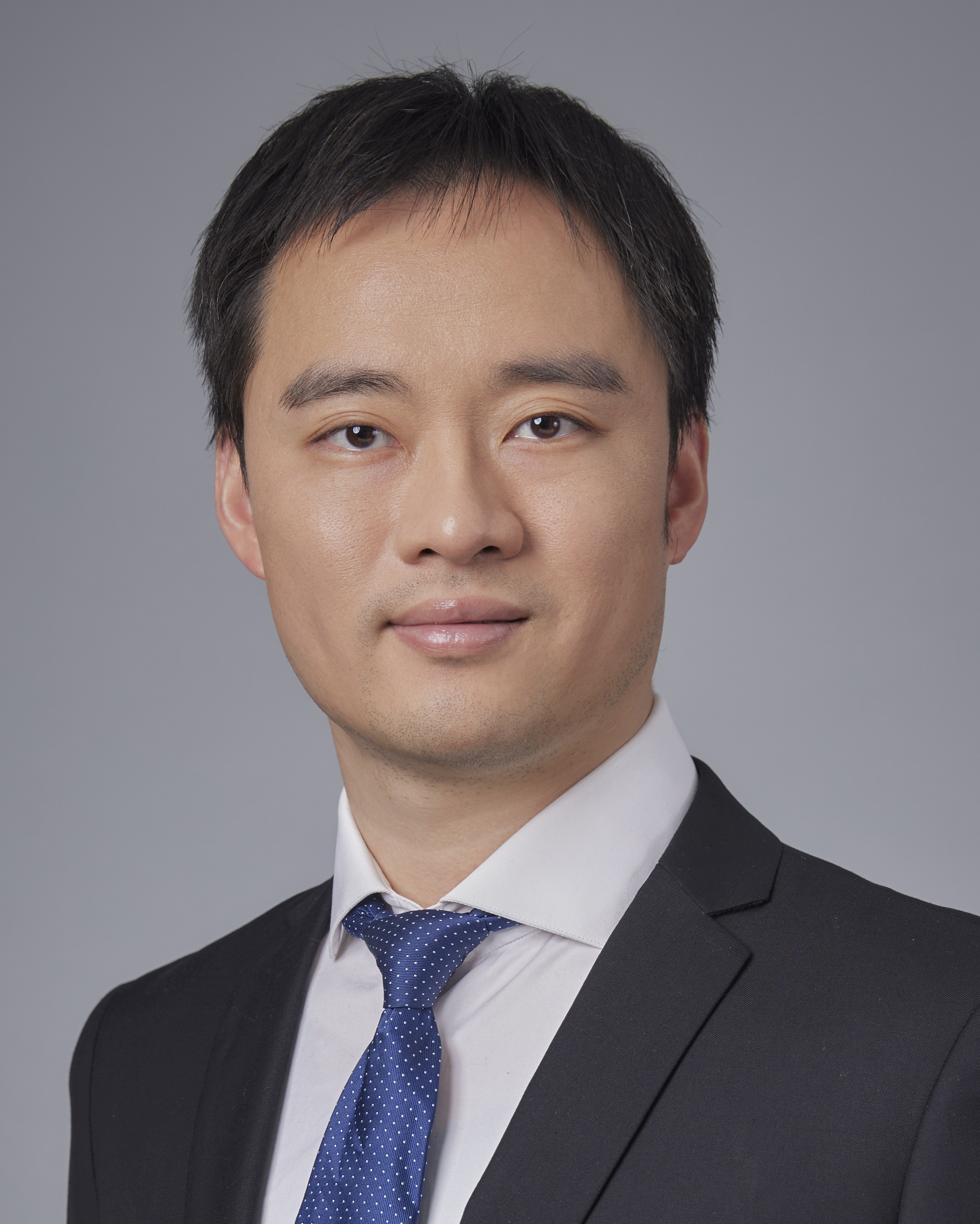 严骏驰.jpg 严骏驰.jpg