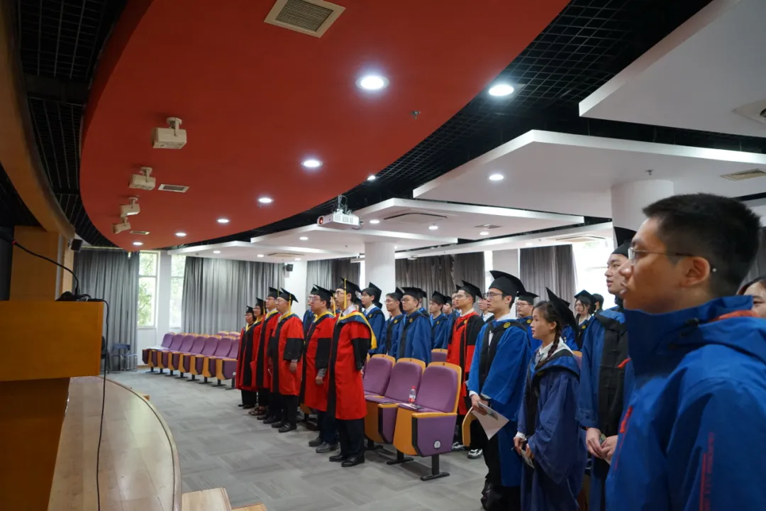 图片2奏唱国歌.jpg 图片2奏唱国歌.jpg